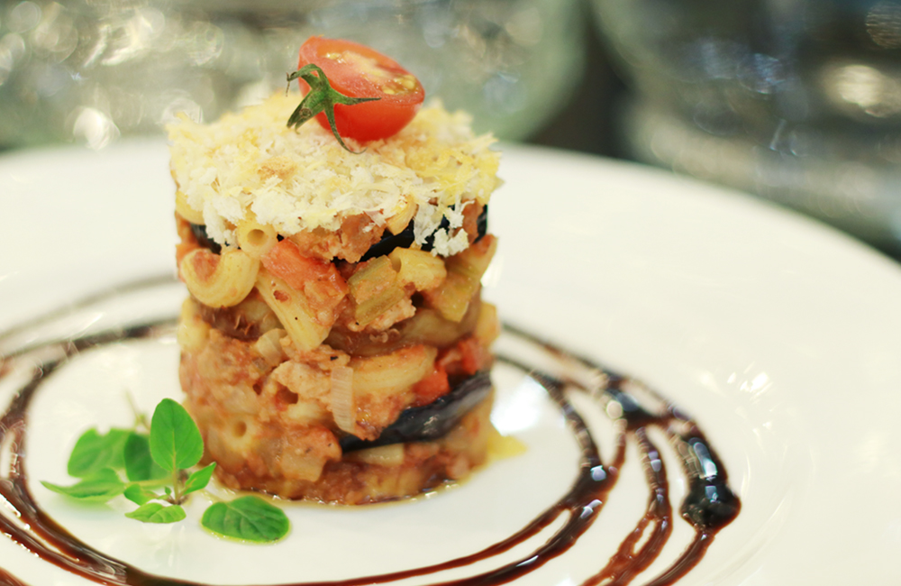 Baked Pasta & Eggplant Tower (พาสต้าและมะเขือม่วงอบ)