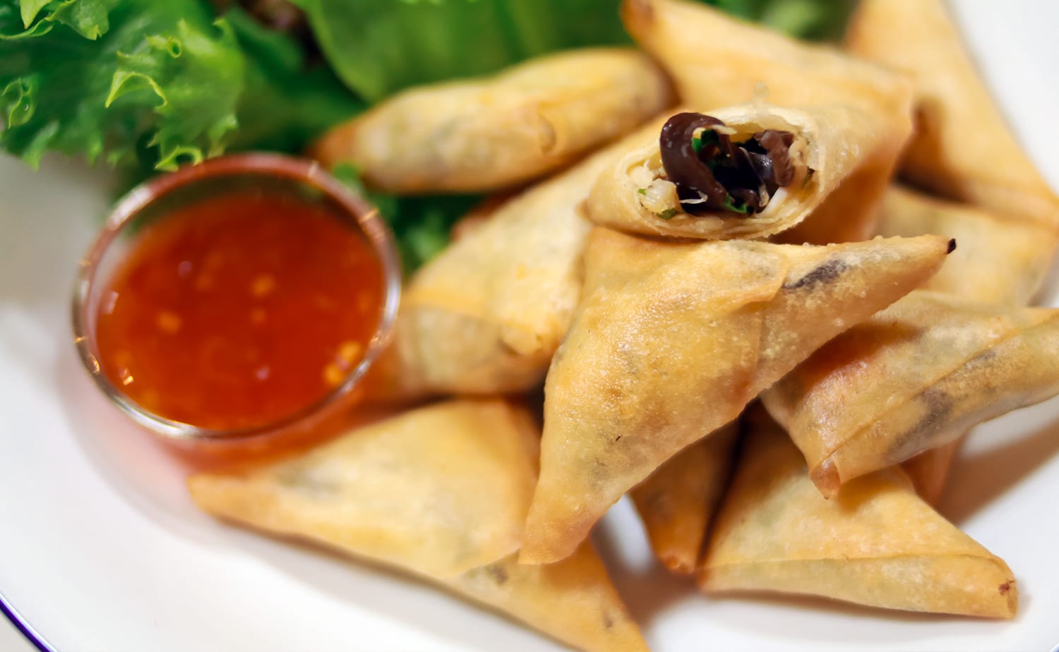 Crab and Wood Ear Mushroom Rolls (เปาะเปี๊ยะทอดปูเห็ดหูหนู)