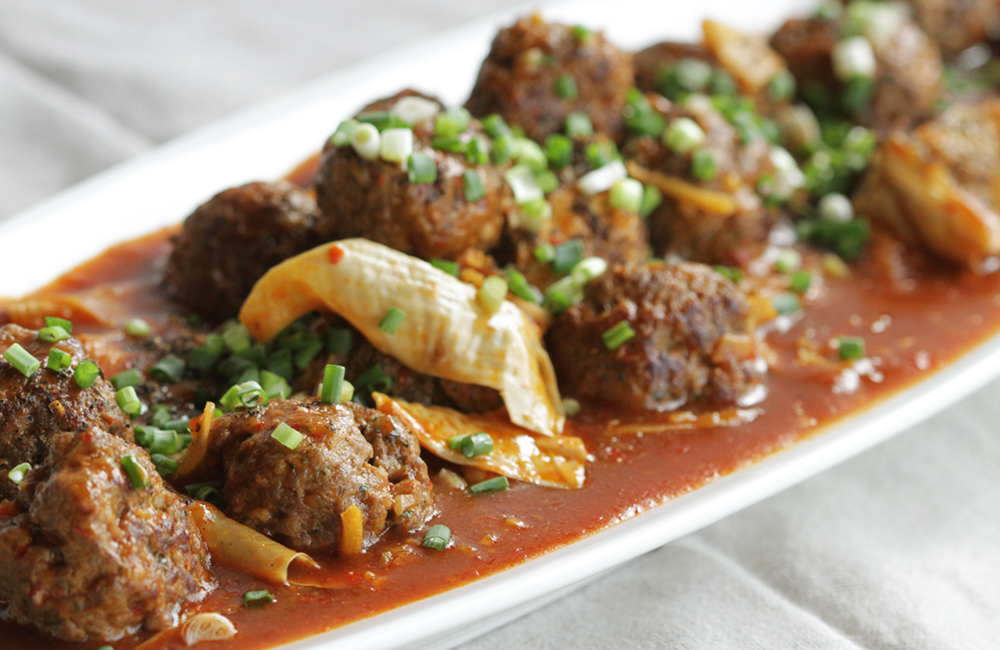 Meatballs in Sichuan Tofu Skin Sauce (มีทบอลกับฟองเต้าหู้ซอสเสฉวน)