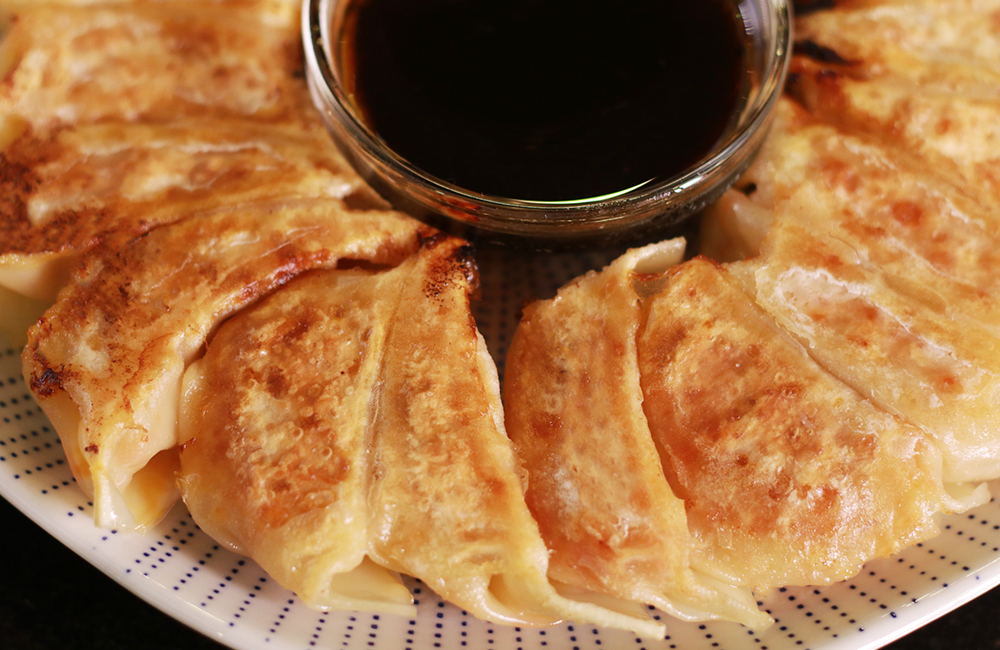 Pork and Kimchi Gyoza (เกี๊ยวซ่าไส้หมูกิมจิ)