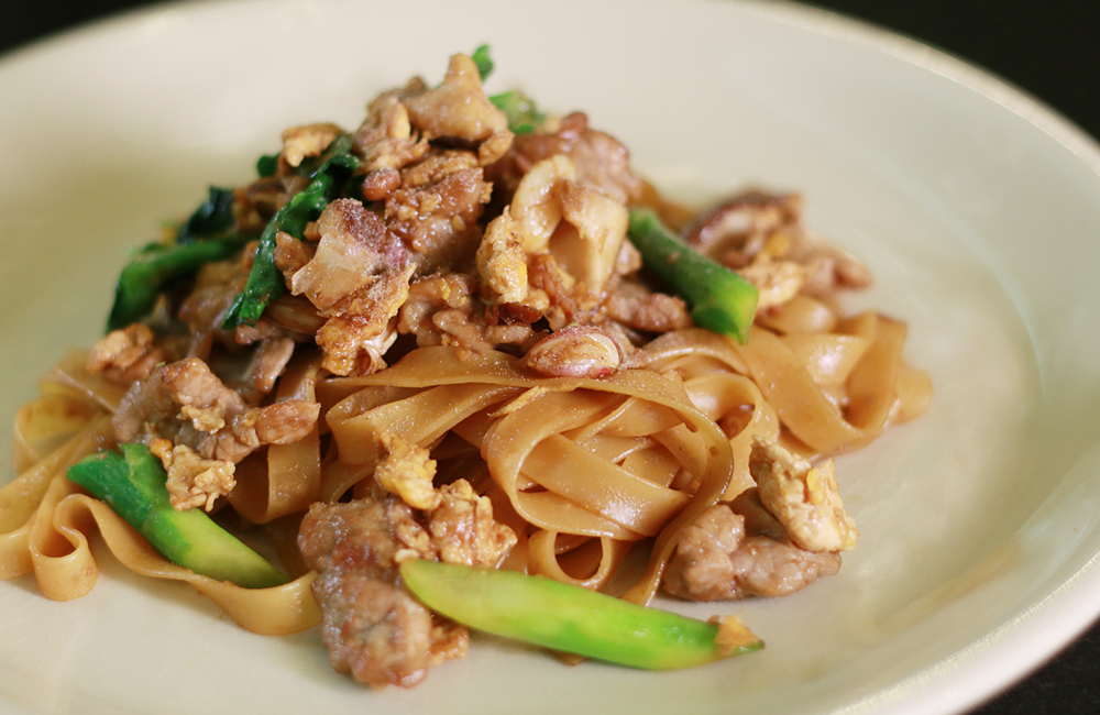 Stir Fried Beef and Pasta with Soy Sauce (พาสต้าเนื้อผัดซีอิ๊ว)