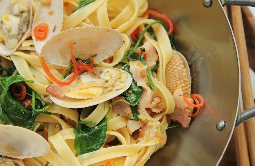 Stir Fried Fettuccine with Baby Clam XO Sauce (เฟตตูชินีหอยลายผัดซอส