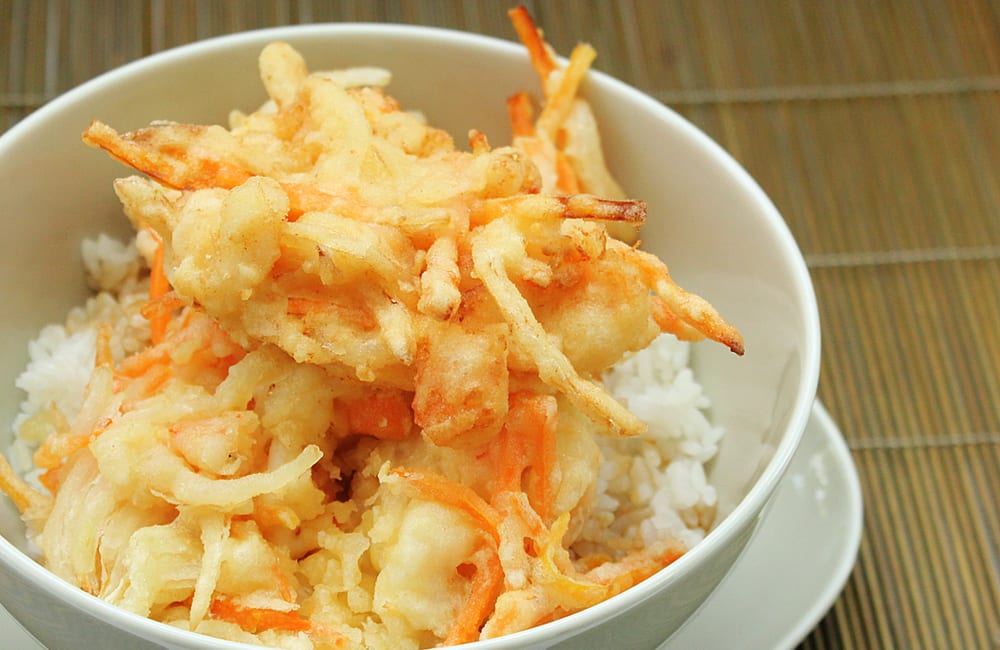 Kakiage Don (ข้าวหน้าเทมปุระกุ้งและผักรวม)