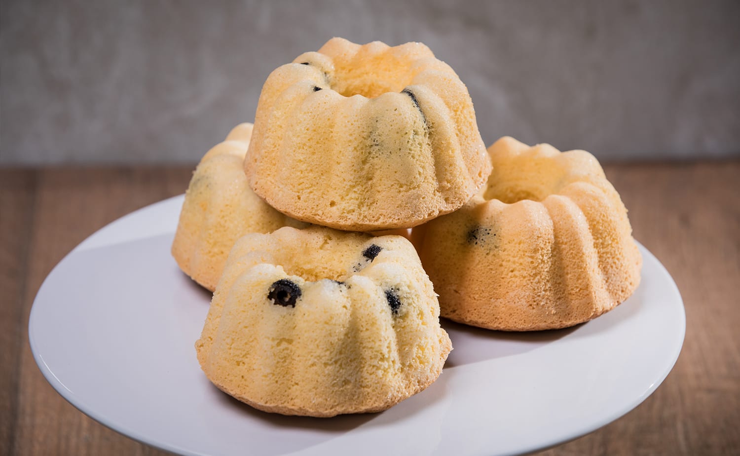 Candied Black Olive Bundt Cake (บันด์เค้กขนมไข่ใส่มะกอกเชื่อม)