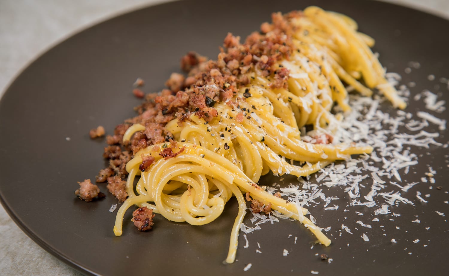 Gorgonzola &amp; Sausage Carbonara Spaghetti (สปาเกตตีคาร์โบนาราไส้กรอกอิตา ...