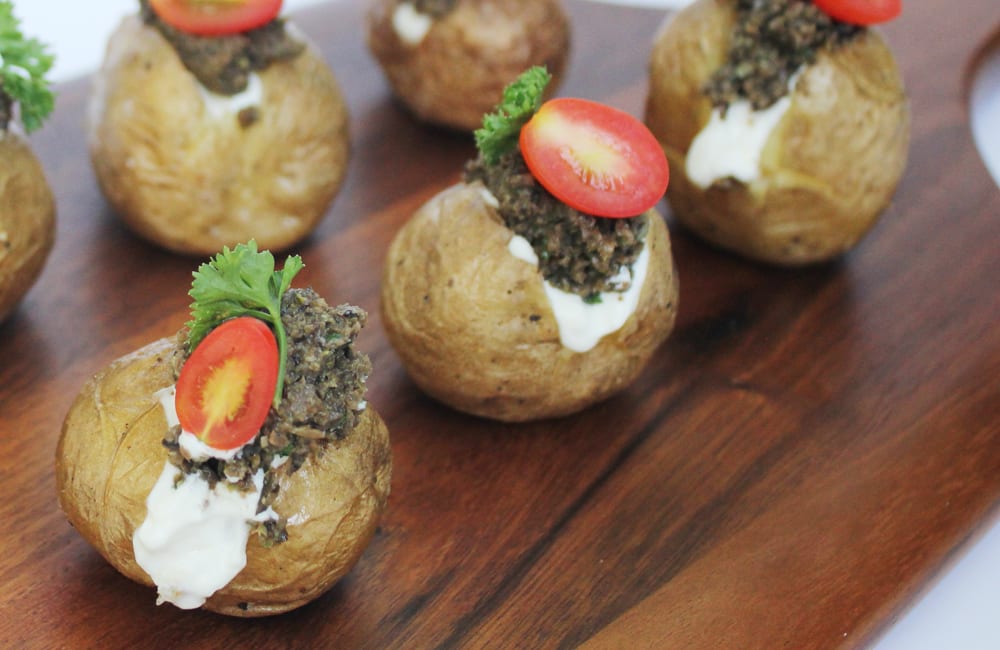 Baked New Potatoes with Tapenade Topping (มันอบหน้ามะกอกดำปรุงรส)