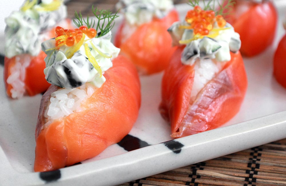 Smoked Salmon and Cream Cheese Sushi (ซูชิครีมชีสแซลมอนรมควัน)