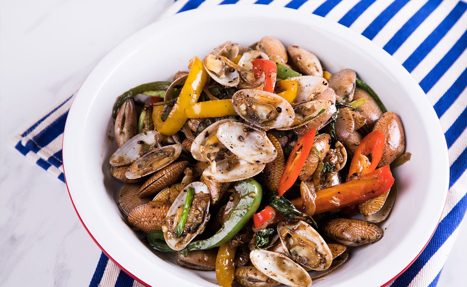 Clam in Black Pepper Sauce (หอยลายผัดซอสพริกไทยดำ)