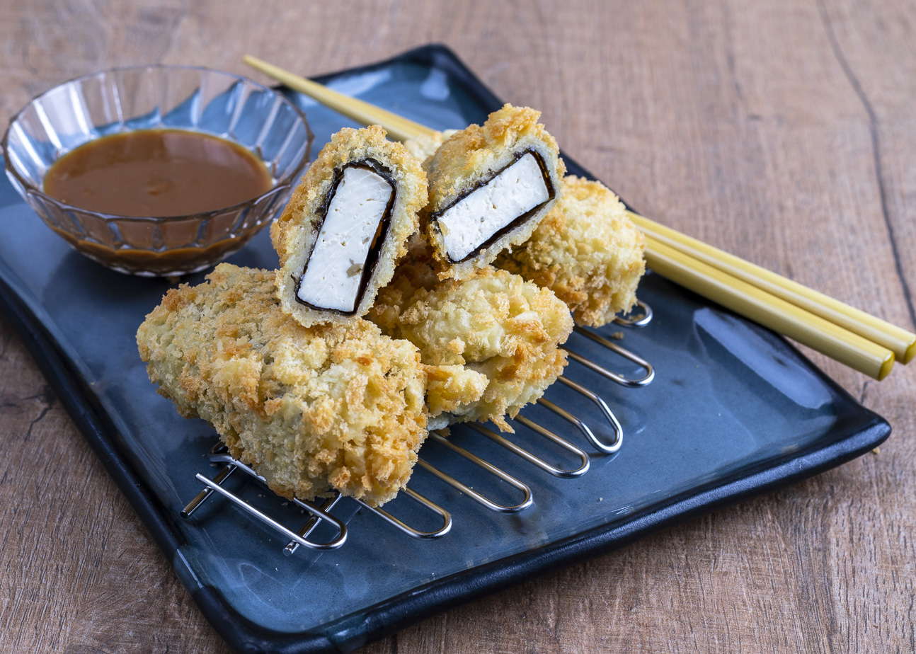 Tofu Katsu with Miso Sauce (เต้าหู้ทอดซอสมิโซ)