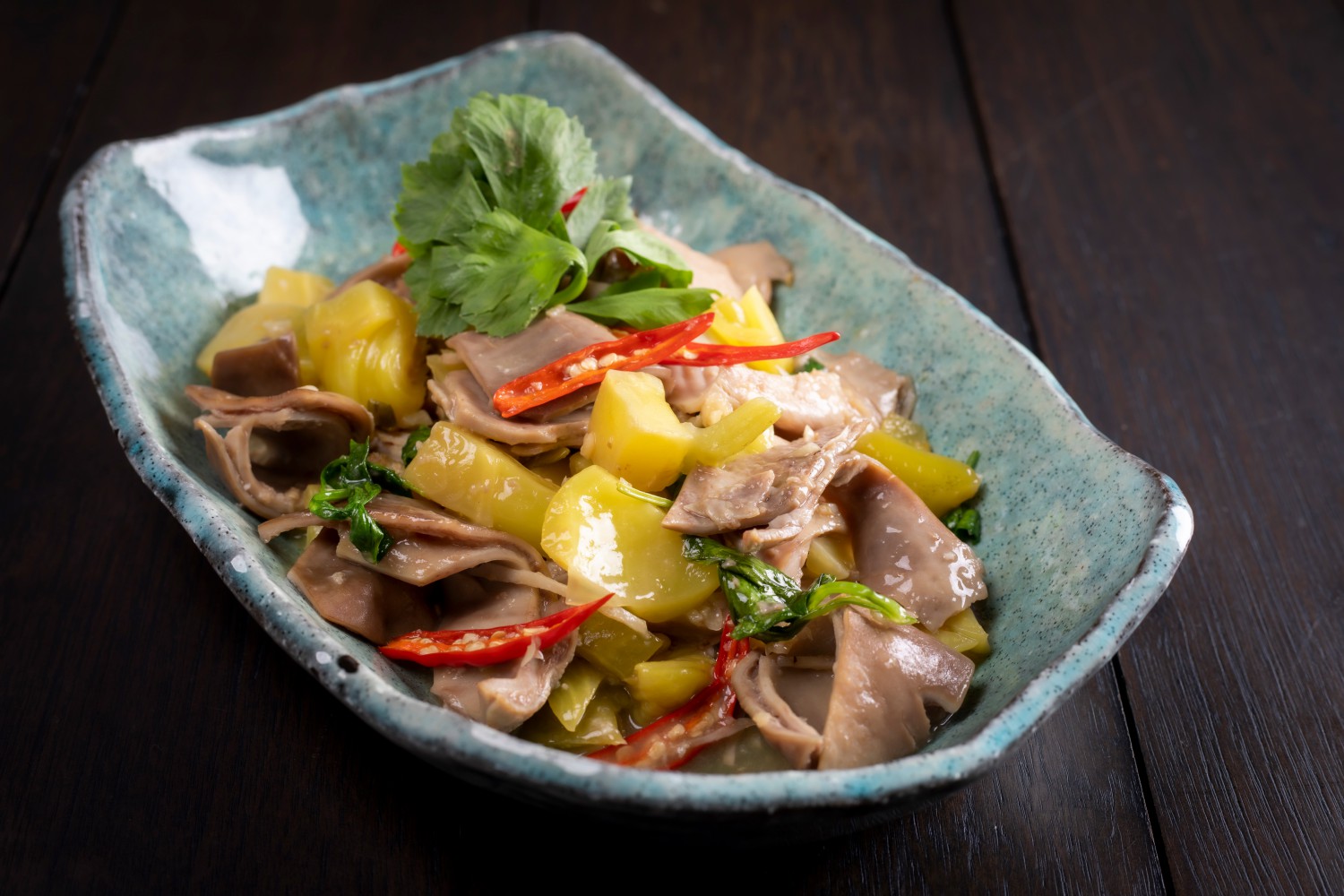 Stirfried Pig Stomach with Preserved Vegetables (กระเพาะหมูผัดเกี่ยมฉ่าย)