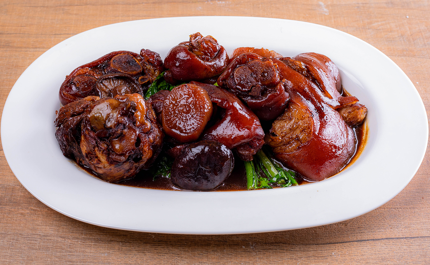 Cocoa Braised Pork Hock (ขาหมูโกโก้)