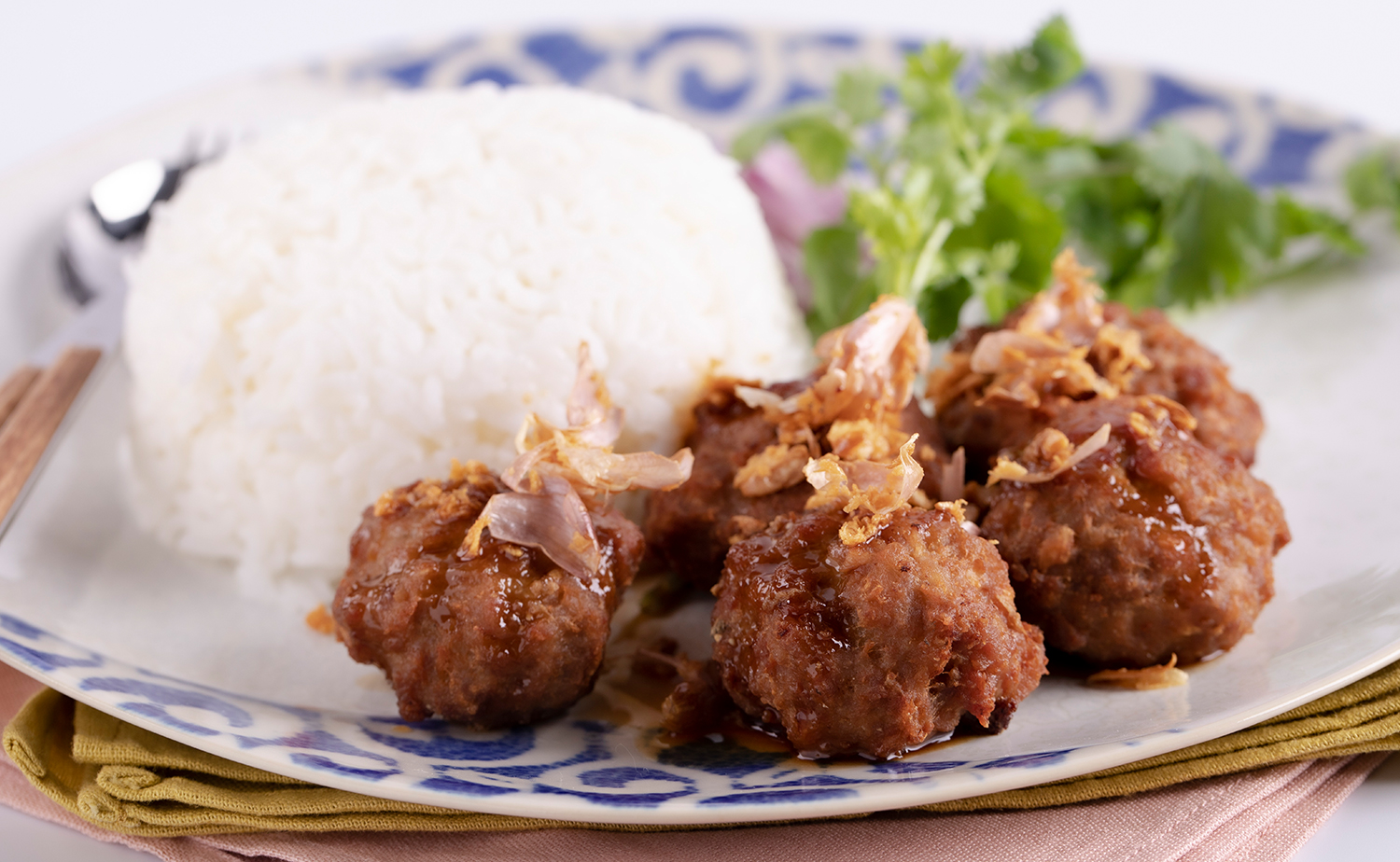 Fried Salted Fish Pork Ball with Rice (ข้าวหมูสับปลาเค็มทอด)
