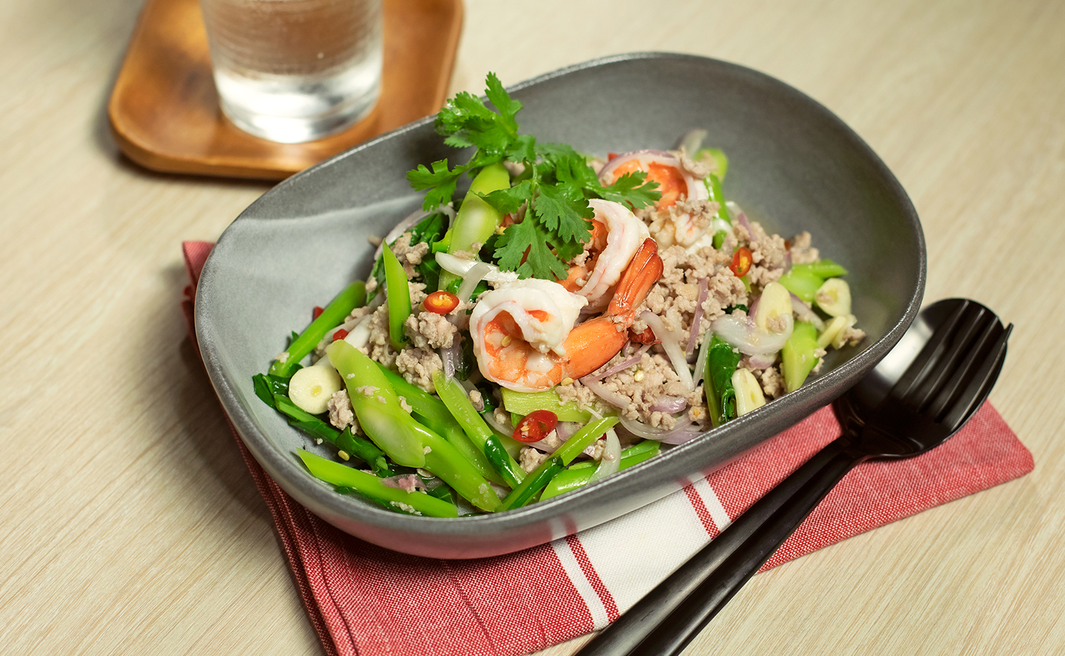 Spicy Chinese Broccoli and Prawn Salad (ยำคะน้ากุ้งสด)