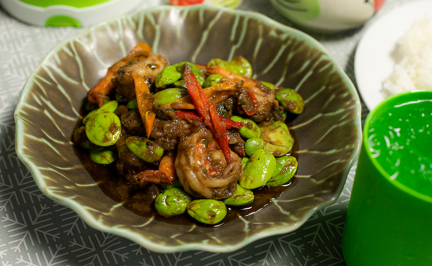 Stir-fried Stink Bean and Prawn (กุ้งผัดสะตอ)