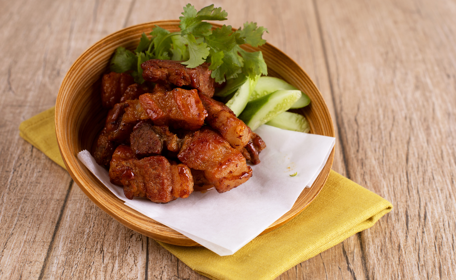 Deepfried Pork Belly with Fish Sauce and Herb (หมูสามชั้นทอดน้ำปลาสมุนไพร)