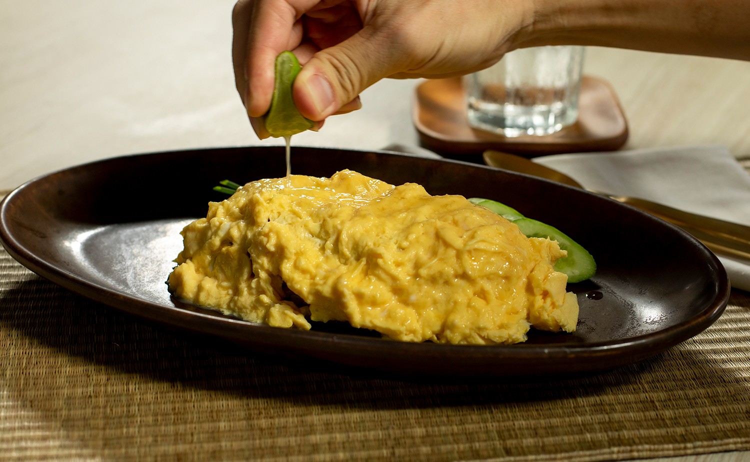 Omu Curry Prawn Fried Rice (ข้าวผัดกุ้งผงกะหรี่ไข่ลาวา)