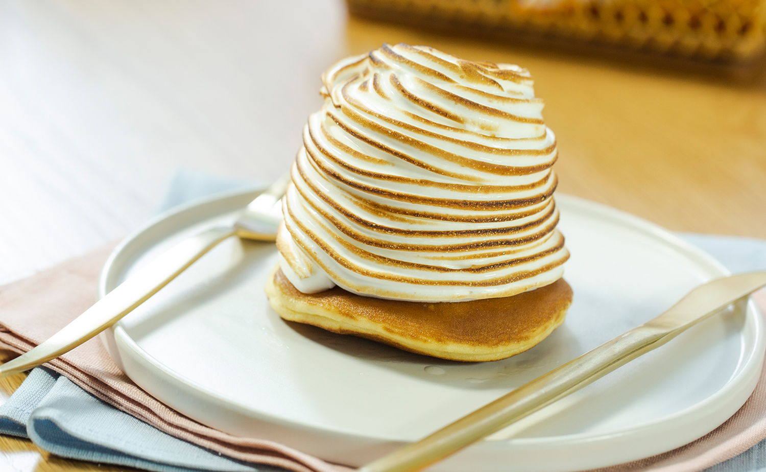 Dorayaki Alaska Bombe (โดรายากิอลาสก้าบอมบ์)