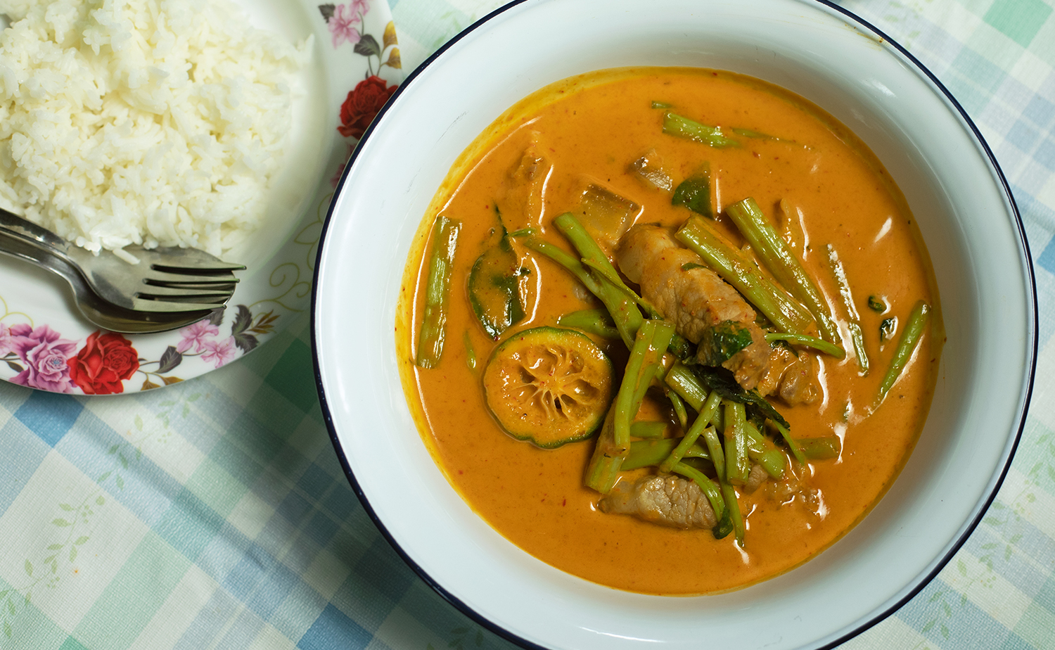 Water Spinach and Pork Belly Thai Curry (แกงคั่วผักบุ้งหมูสามชั้น)