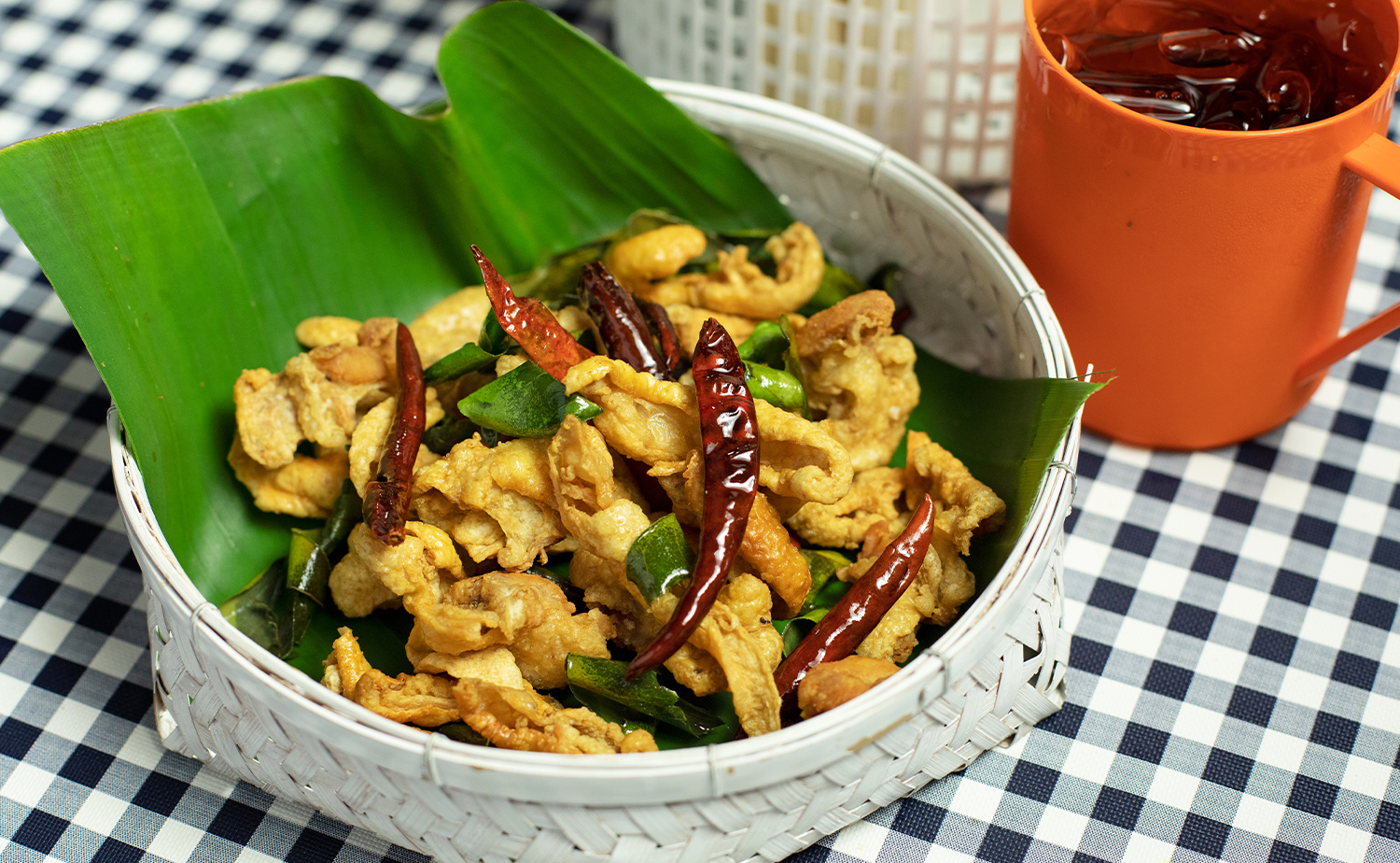 Crispy Chicken Skin with Herbs (หนังไก่ทอดสมุนไพร)