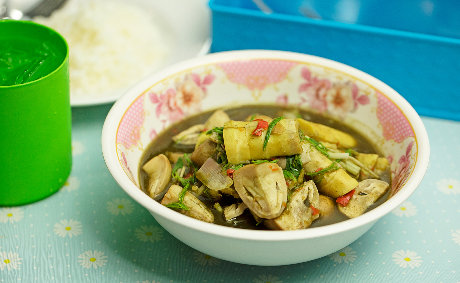 Bamboo Shoot and Yanang Soup (แกงเปรอะ)