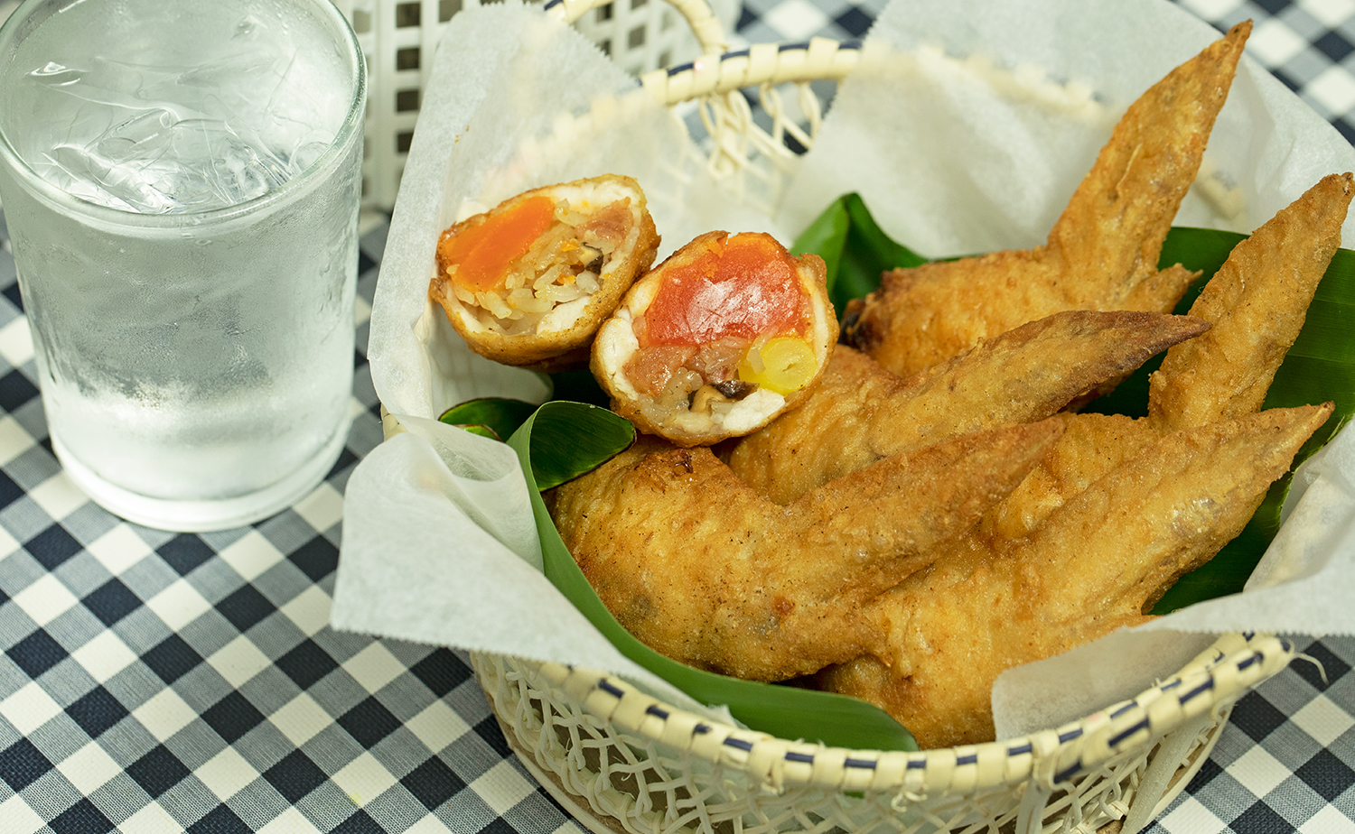 Glutinous Rice Stuffed Chicken Wings (ปีกไก่ยัดไส้ข้าวเหนียวทอด)