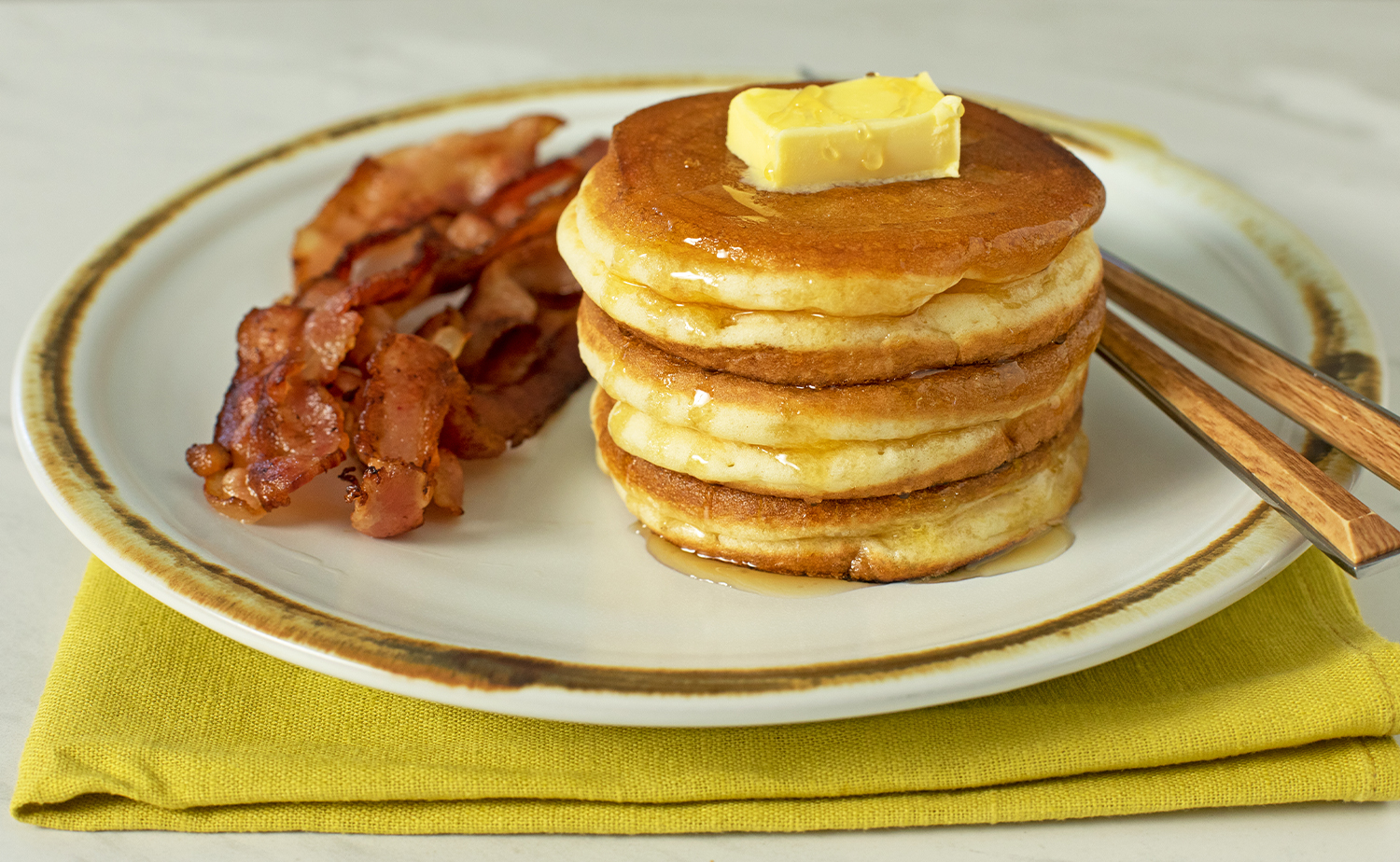 Breakfast Mochi Cake with Bacon (เค้กโมจิอาหารเช้า)