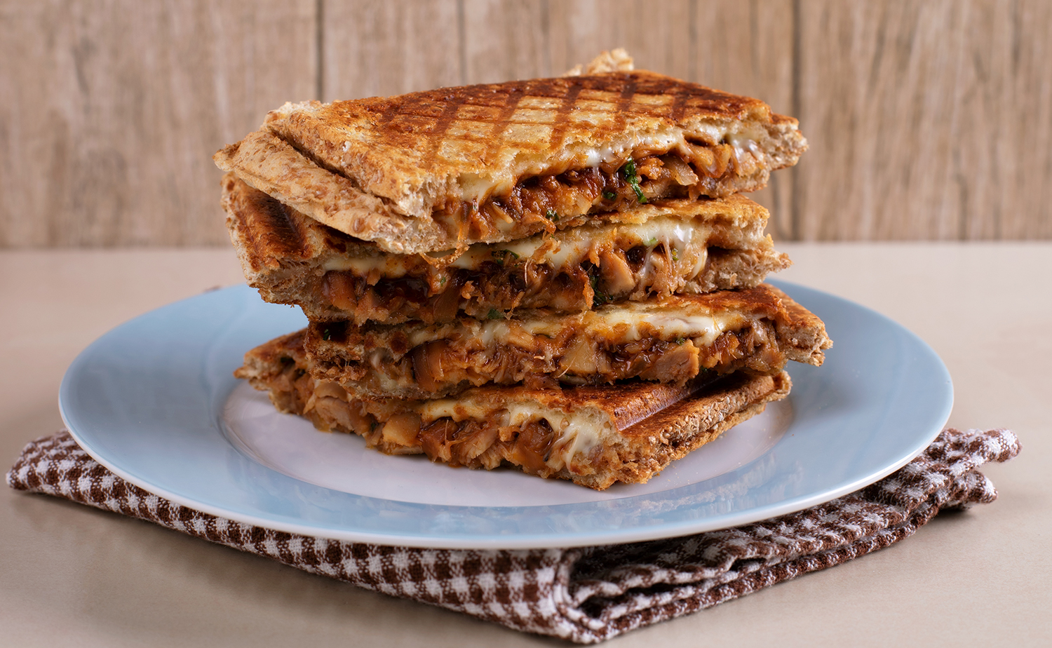 BBQ Chicken Cheese Sandwiches (บาร์บีคิวไก่ชีสแซนด์วิช)