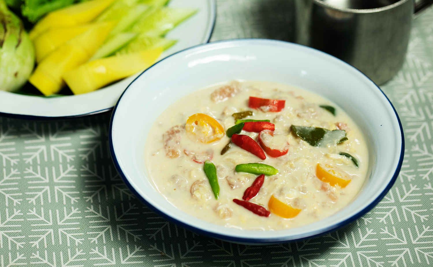 Fermented Pork in Coconut Milk Dip (หลนแหนม)