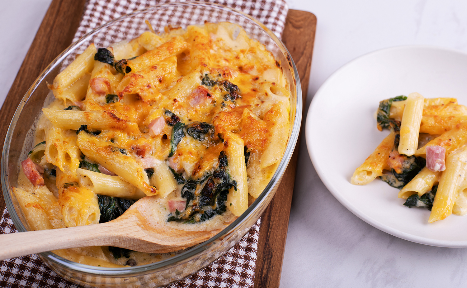 Cheesy Spinach Pasta (พาสต้าผักโขมอบชีส)