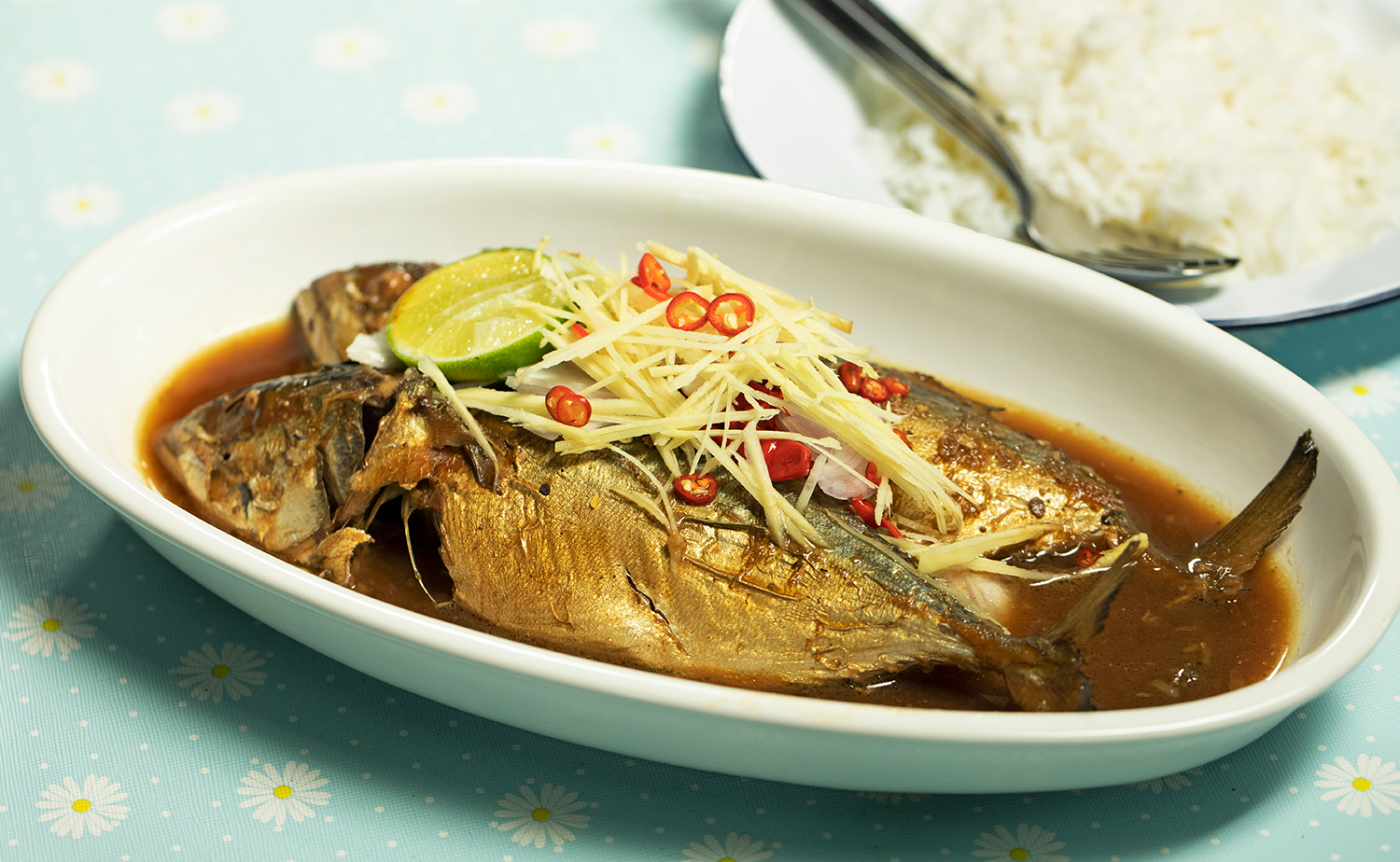 Quick Braised Short Mackerel (ปลาทูต้มเค็ม สูตรเร่งรัด)