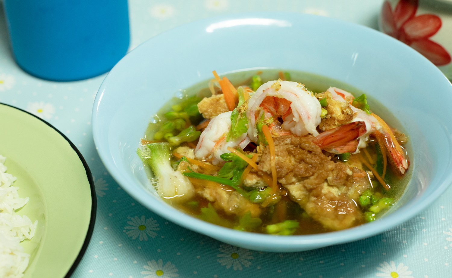 Prawn and Omelet Soup (แกงจืดไข่น้ำ)