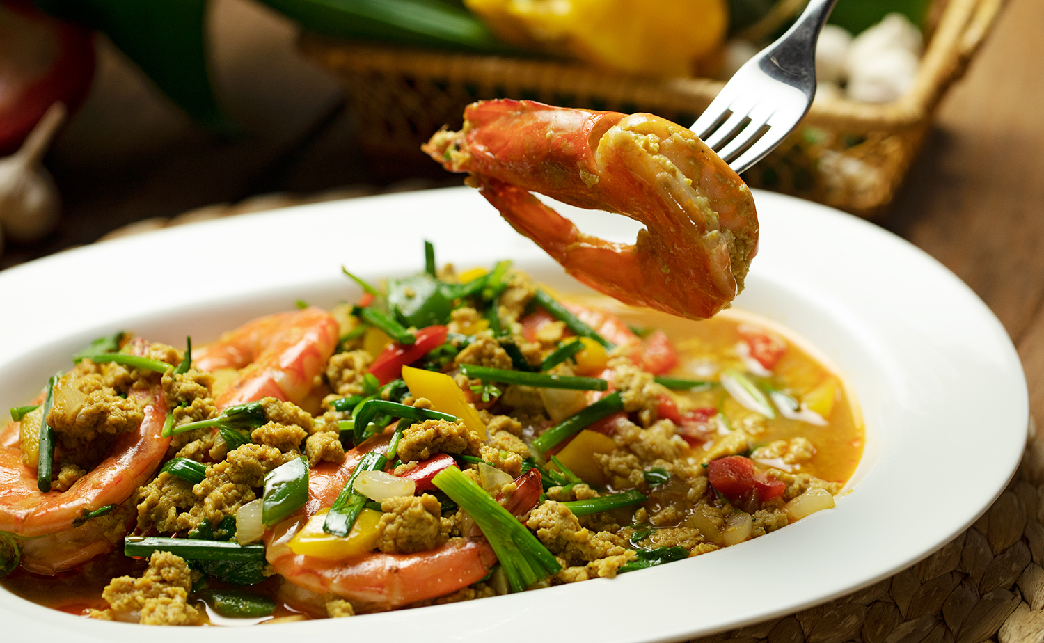 Stir-fried Curry Prawn (กุ้งผัดผงกะหรี่)