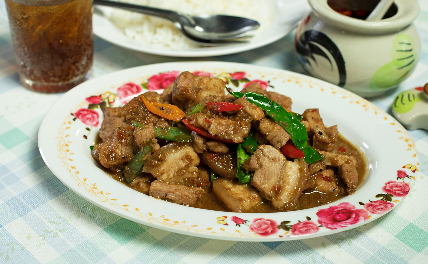 Stir-fried Pork Belly and Shrimp Paste (หมูสามชั้นผัดกะปิ)