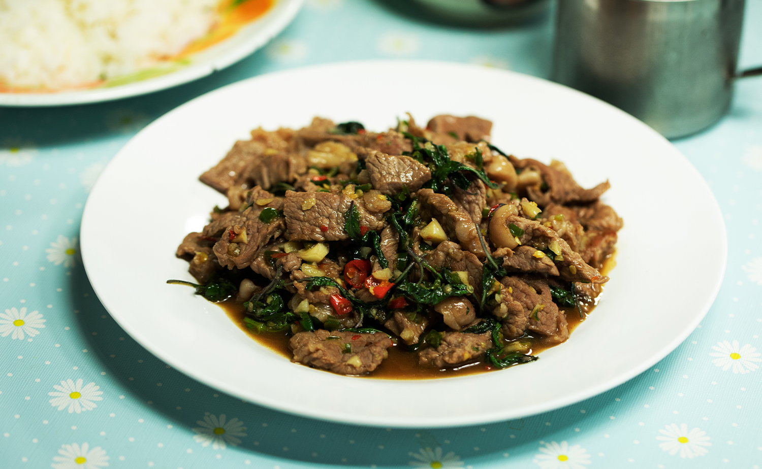 Stirfried Beef with Holy Basil (ผัดกะเพราโคขุน)