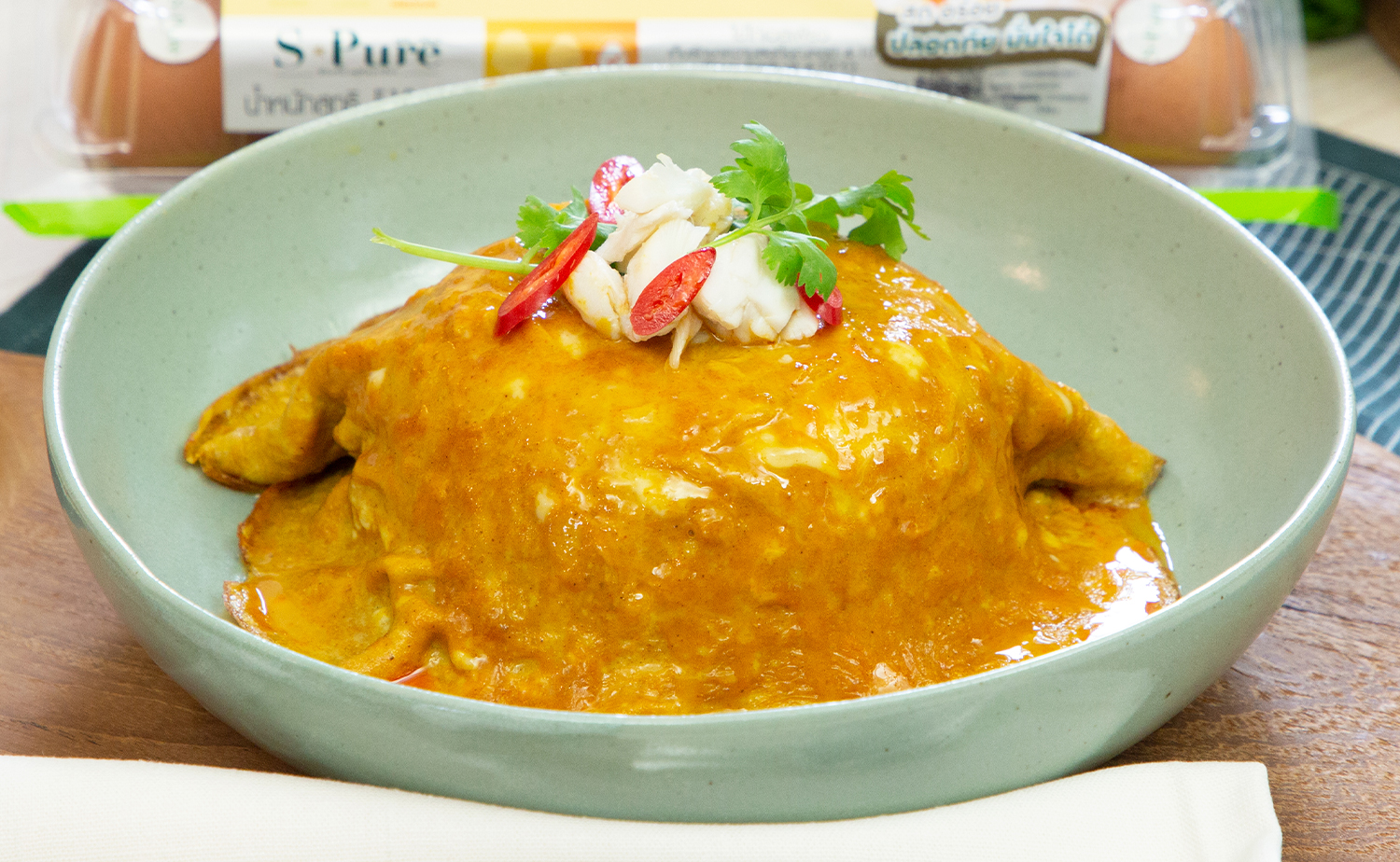 Curry Scramble Egg on Crab Fried Rice (ข้าวผัดปูไข่ข้นผงกะหรี่)