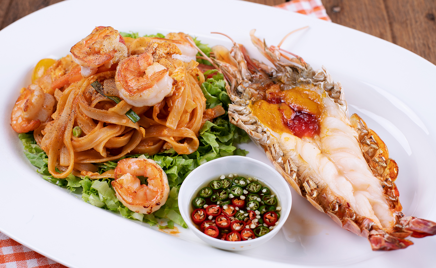 Old Fashioned Prawn Fettuccine (เฟตตูชินีผัดกุ้ง)