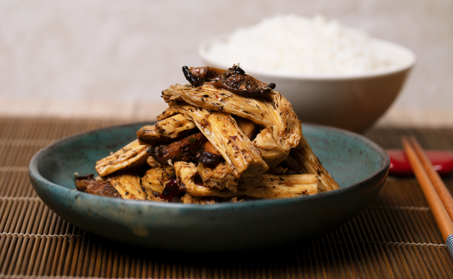 Tofu Skin in Red Curry and Basil Sauce (ฟองเต้าหู้ผัดพริกแกงโหระพา)