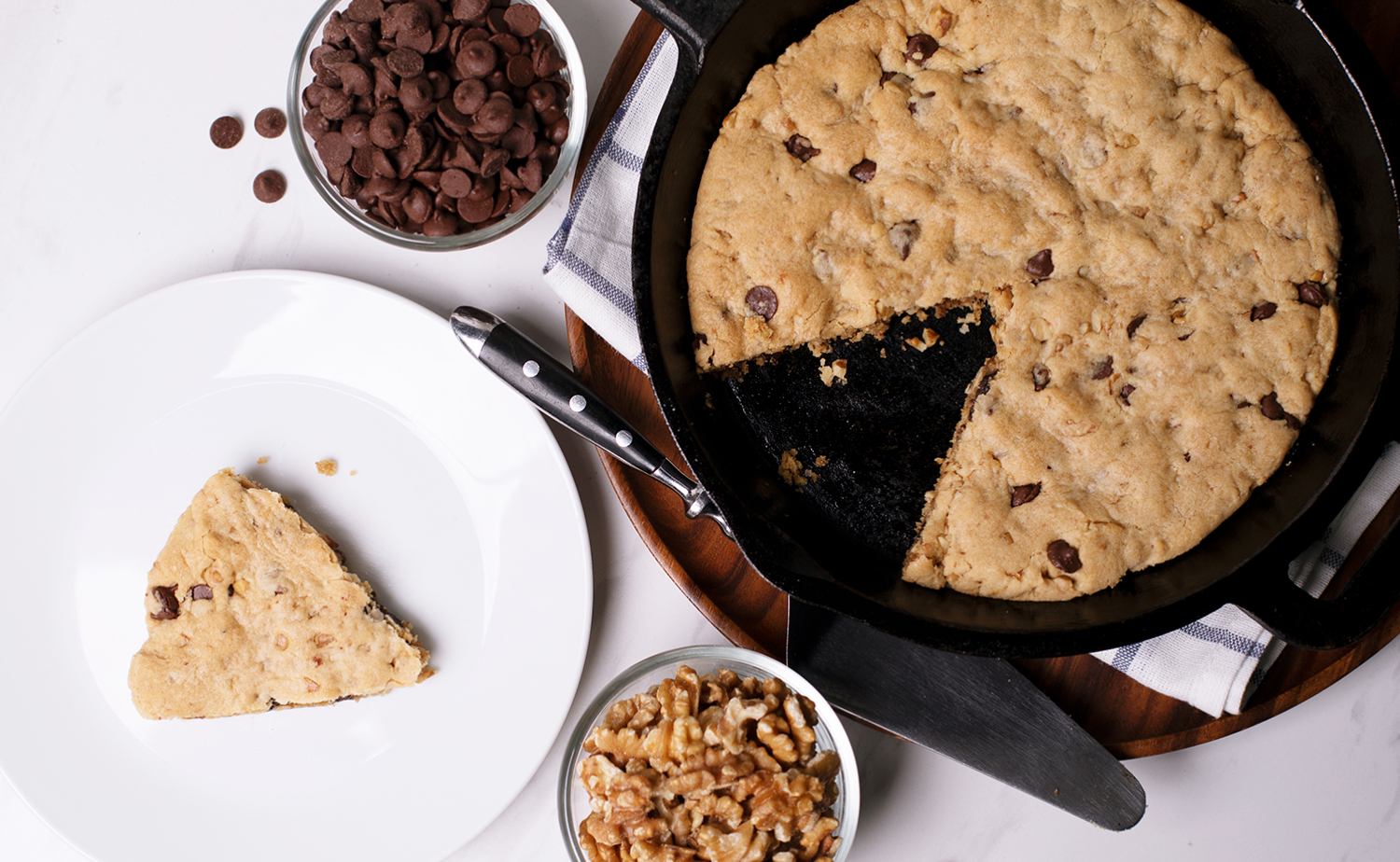 Vegan Chocolate Chip Cookie Skillet (ช็อกโกแลตชิพคุกกี้กระทะเจ)