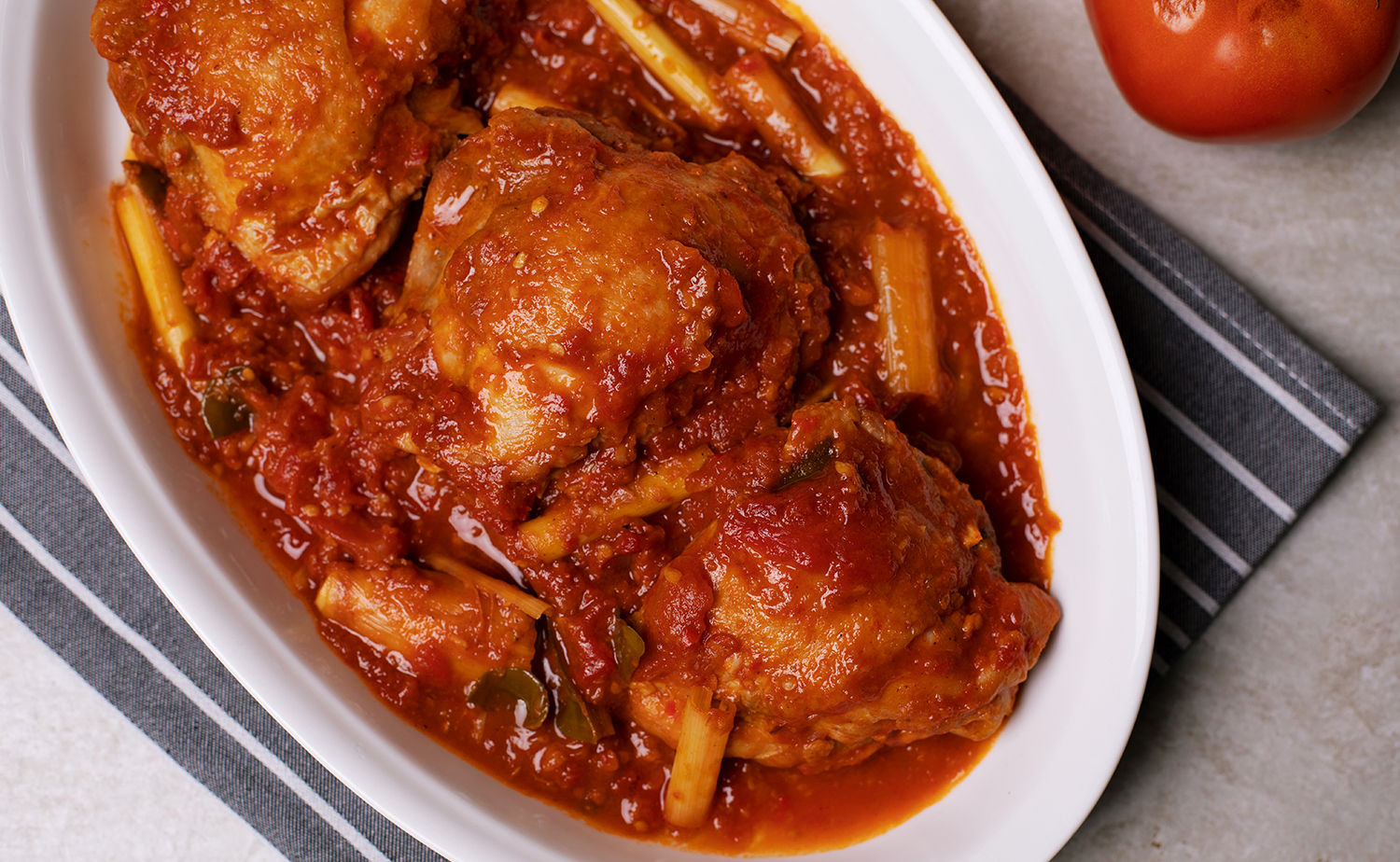 Chicken in Lemongrass Tomato Sauce (สตูไก่ตะไคร้หอม)
