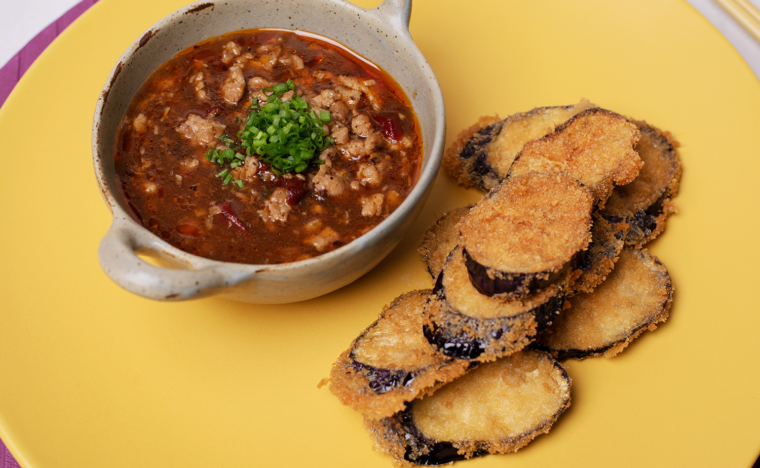 Stirfried Eggplant with Black Bean Sauce (มะเขือม่วงผัดเต้าซี่)