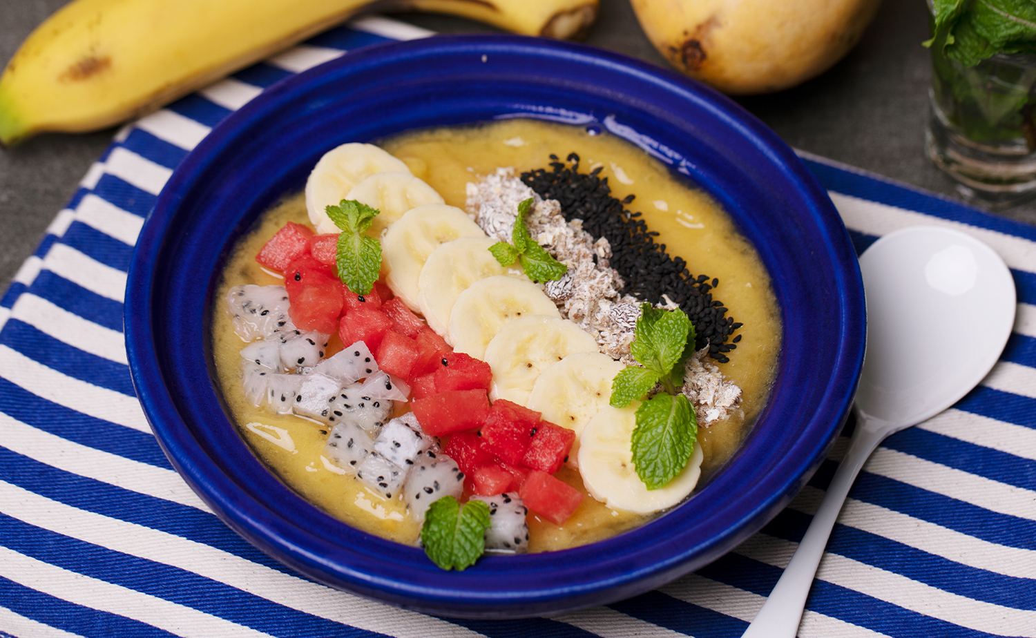 Mango Smoothie Bowl (สมูทตี้โบวล์มะม่วง)