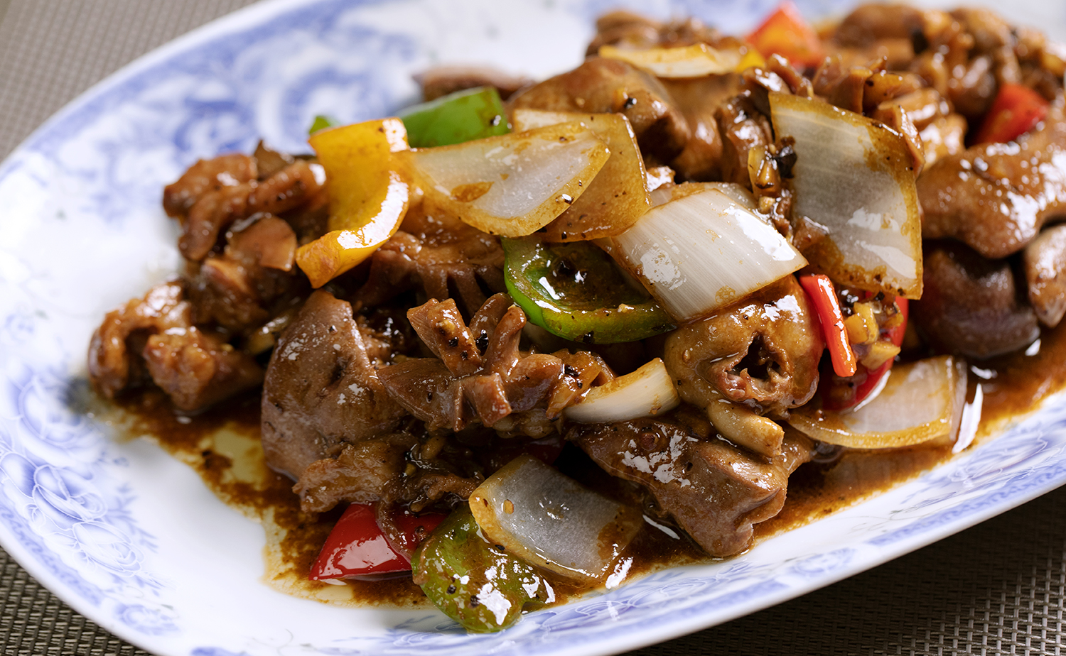 Stirfried Chicken Offal with Hoisin Sauce (เครื่องในไก่ผัดซอสฮอยซิน)