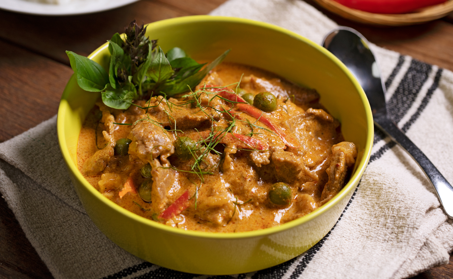 Beef Panang Curry (แกงพะแนงเนื้อ) Beef Panang Curry (แกงพะแนงเนื้อ)