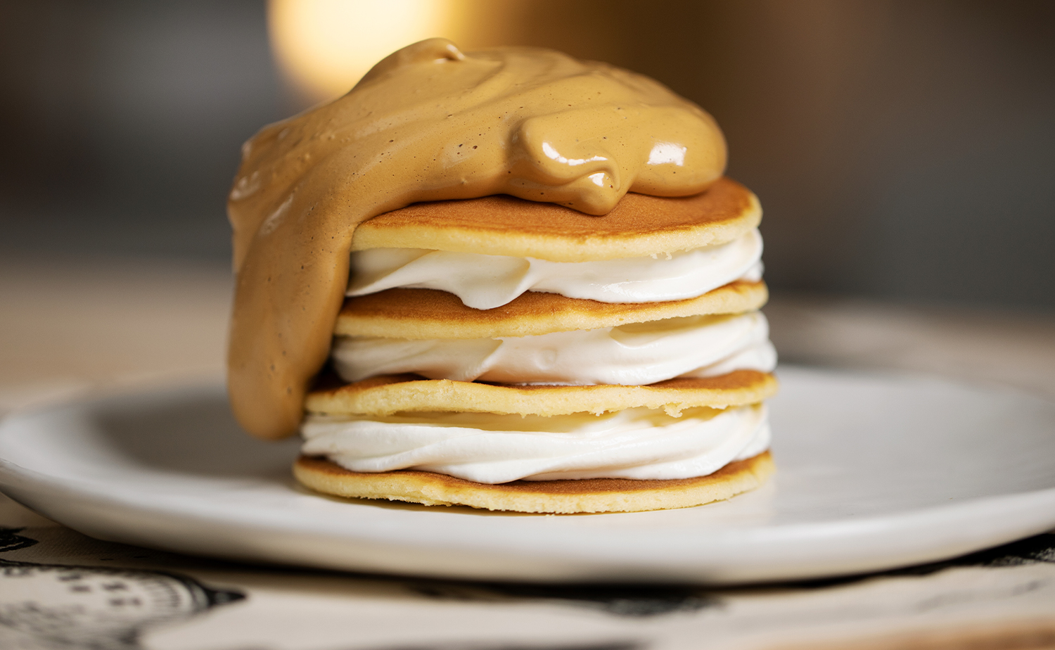Dalgona Dorayaki Cake (เค้กโดรายากิโฟมกาแฟ)