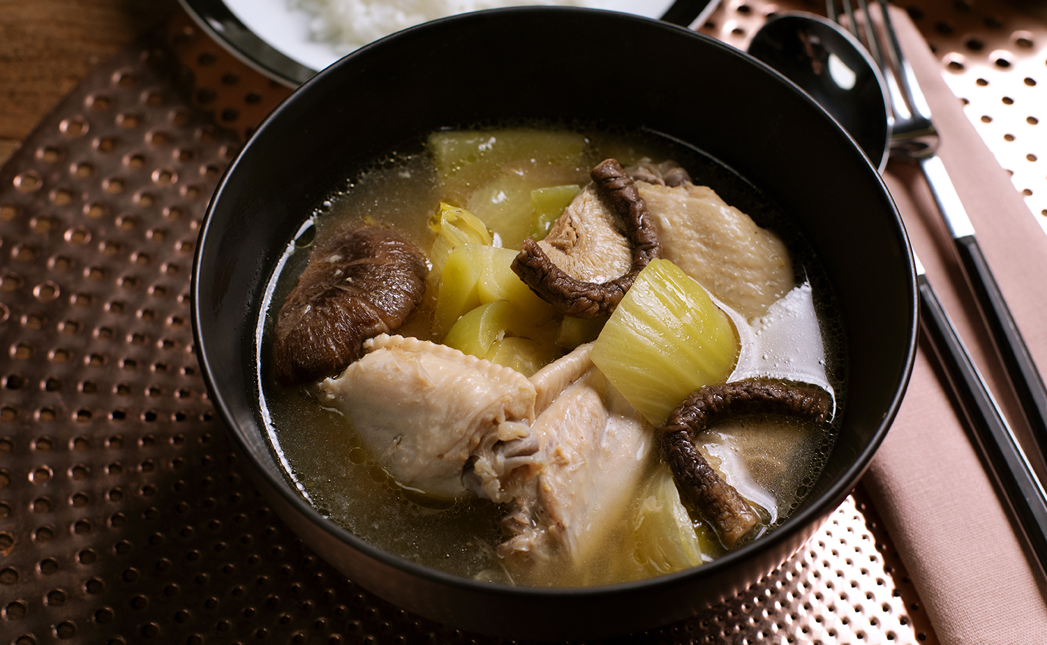 Braised Chicken Wing with Pickled Mustard Green (ปีกไก่ต้มผักกาดดอง)