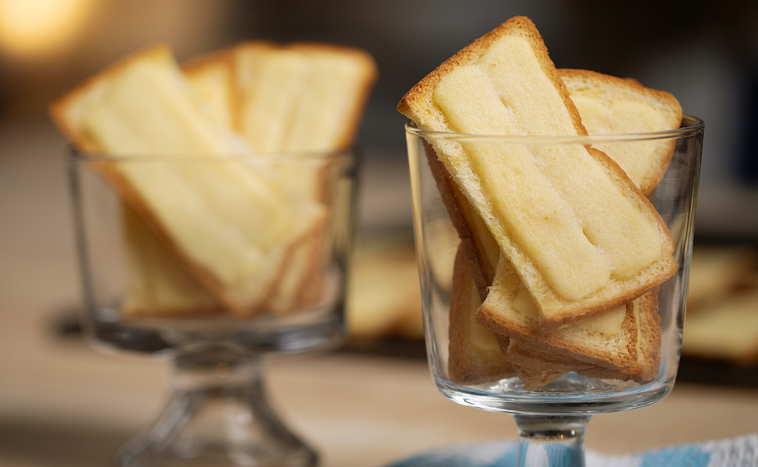 Sticky Rusk (ปังกรอบเนยหนึบ)