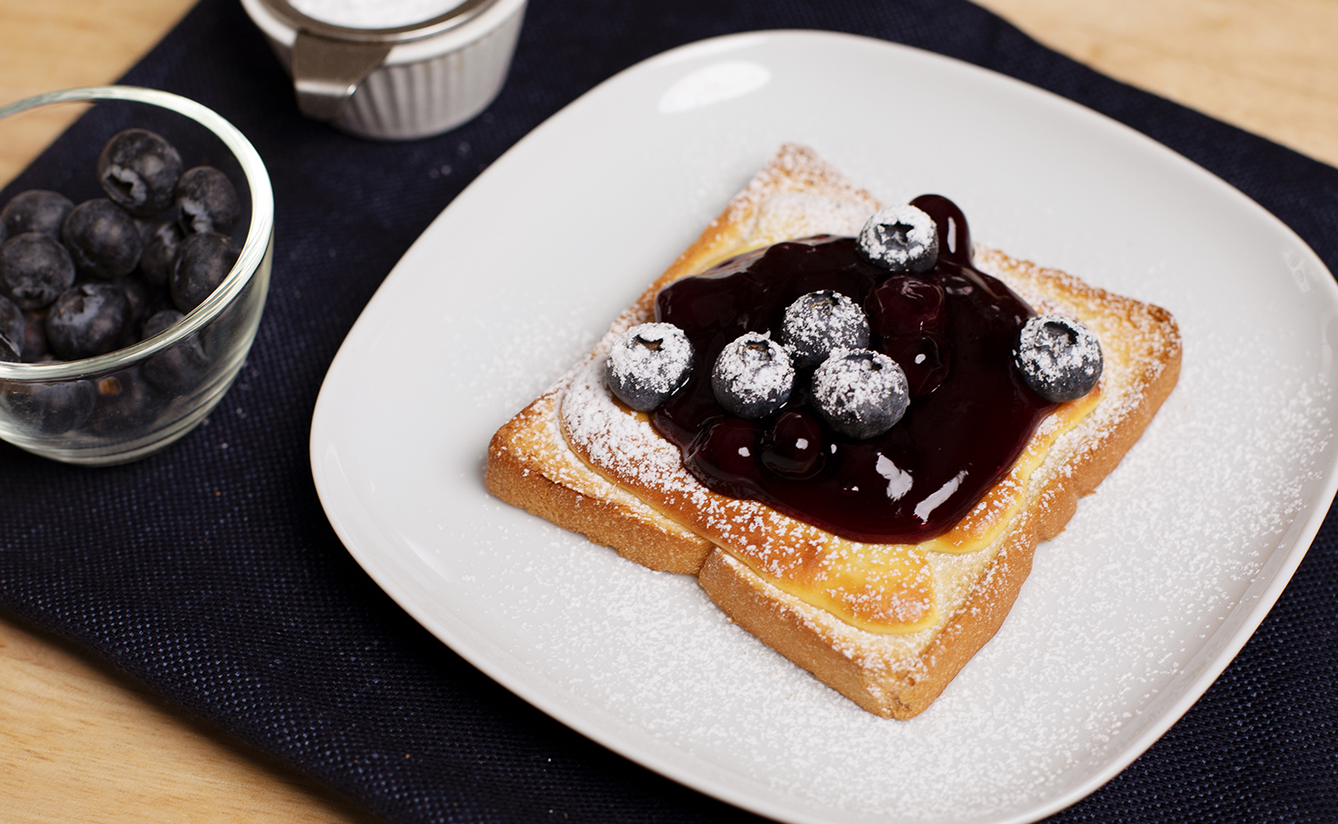 Blueberry Cheese Toast (บลูเบอร์รี่ชีสโทสต์)