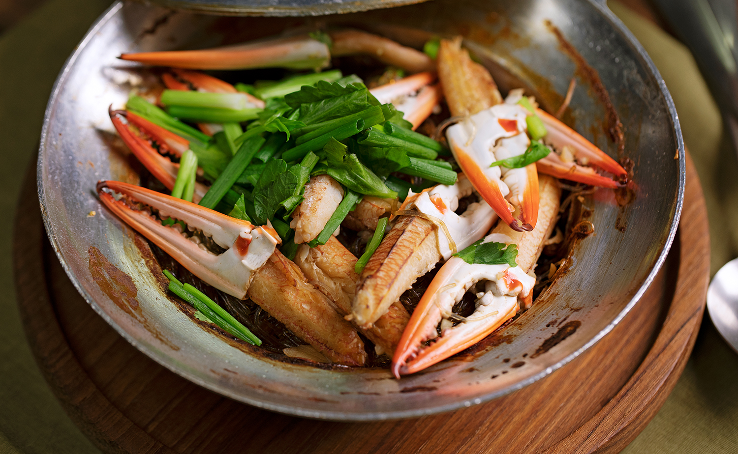 Baked Crab Claws with Glass Noodles (ก้ามปูอบวุ้นเส้น)