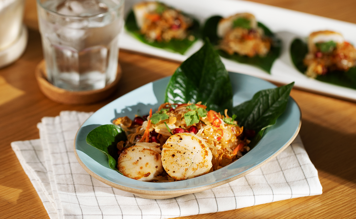 Pomelo Salad with Seared Scallops (ยำส้มโอหอยเชลล์)