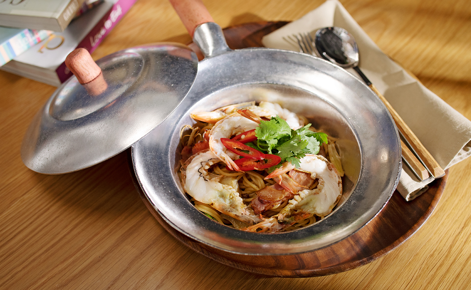 Spaghetti with Claypot-less Prawn (สปาเก็ตตี้รสกุ้งอบวุ้นเส้น)